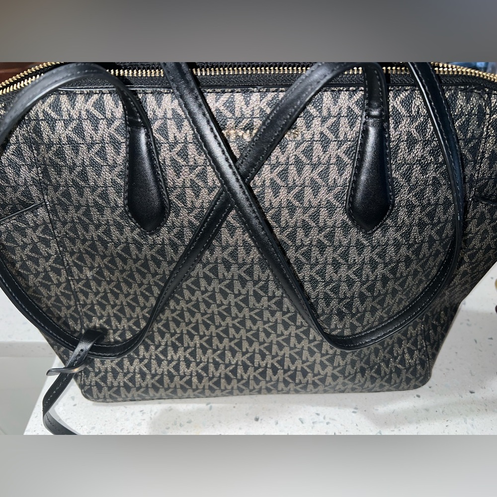 Michael kors handbag brand new